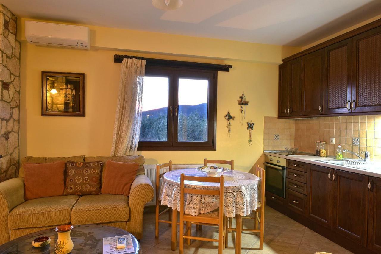 Captain's Villa Appartments Psakoudia Extérieur photo