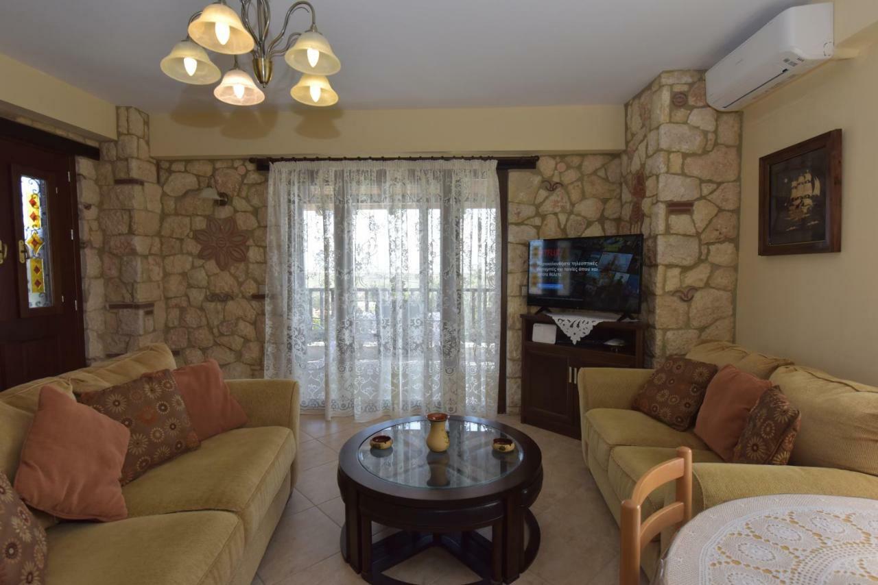 Captain's Villa Appartments Psakoudia Extérieur photo